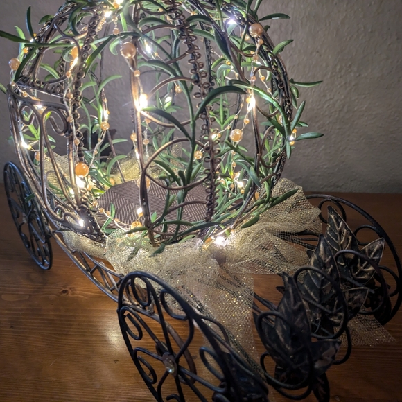 Metal Cinderella Fairytale Centerpiece - Picture 5 of 10